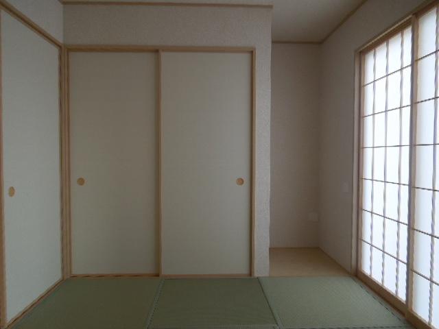 Non-living room. Indoor (11 May 2013) Shooting