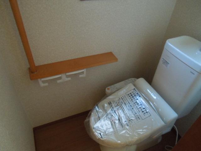 Toilet. Indoor (11 May 2013) Shooting