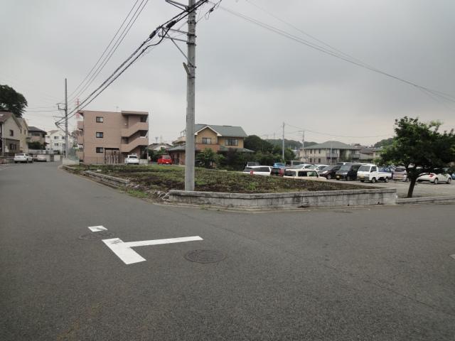 Local photos, including front road. Local (July 2013) Shooting