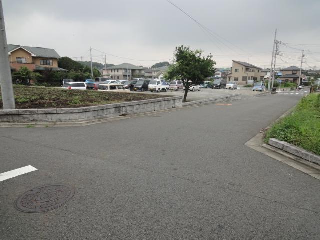 Local photos, including front road. Local (July 2013) Shooting