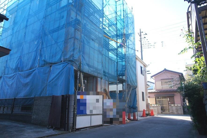 Local appearance photo. Building 2