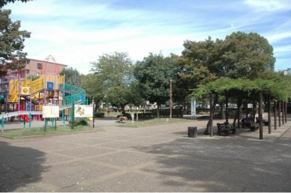 park. Higashikashiwaketani to neighborhood park 320m