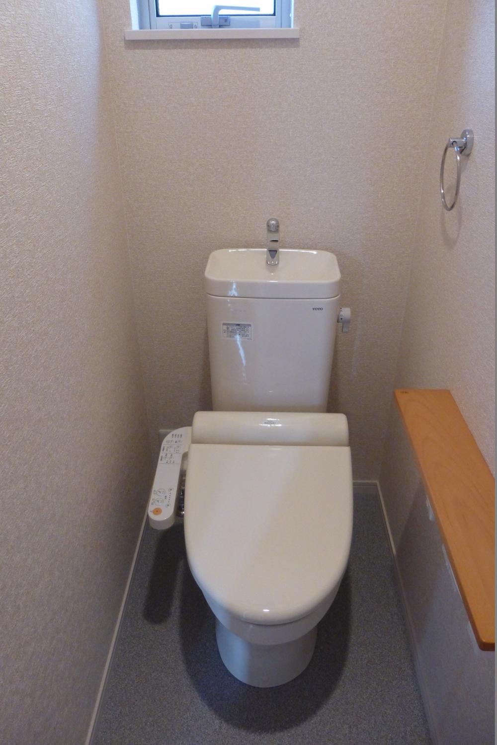 Toilet. Bidet