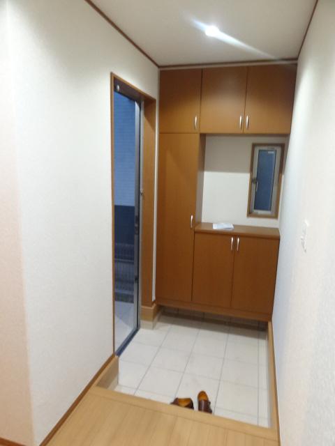 Entrance. Local (011 2013) Shooting