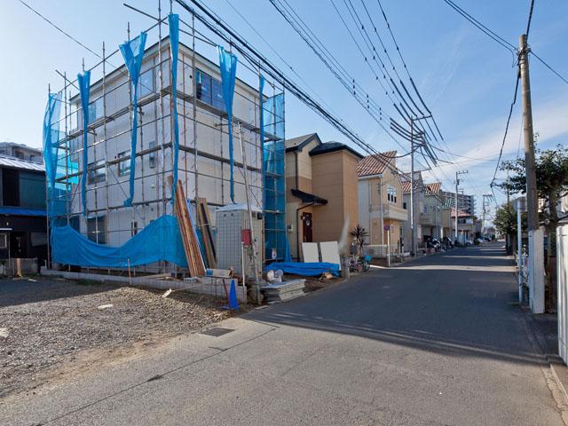 Local appearance photo. Local (12 May 2013) Shooting