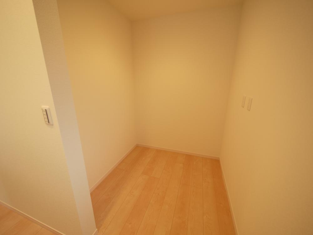 Kitchen. Kitchen rear of pantry space! (November 2013) Shooting