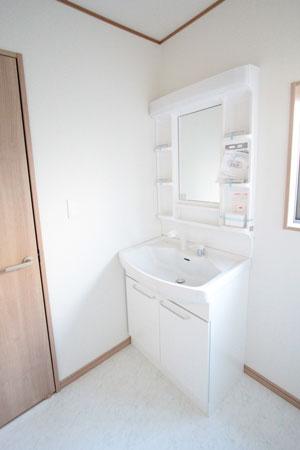 Wash basin, toilet. 1 Building Local (11 May 2013) Shooting