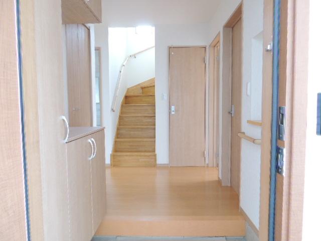 Entrance. Indoor (11 May 2013) Shooting