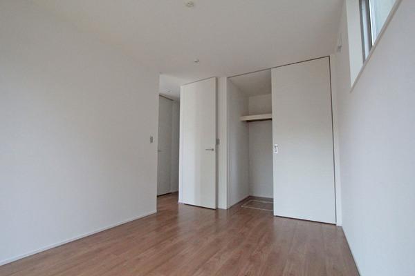 Same specifications photos (Other introspection). Large storage space