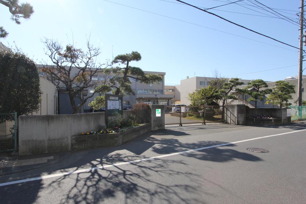 Junior high school. Chigasaki 1147m City to the first junior high school