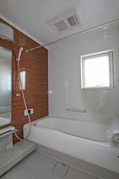 Bathroom. Local (10 May 2013) Shooting