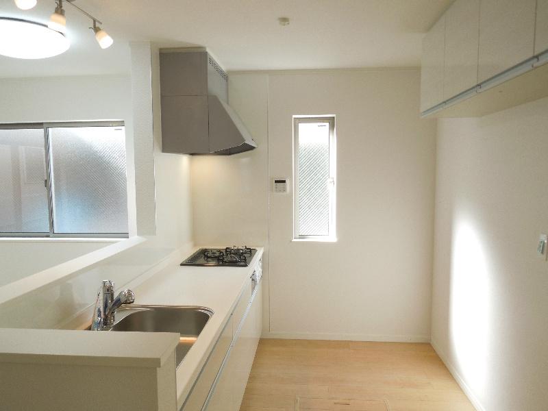 Same specifications photo (kitchen)