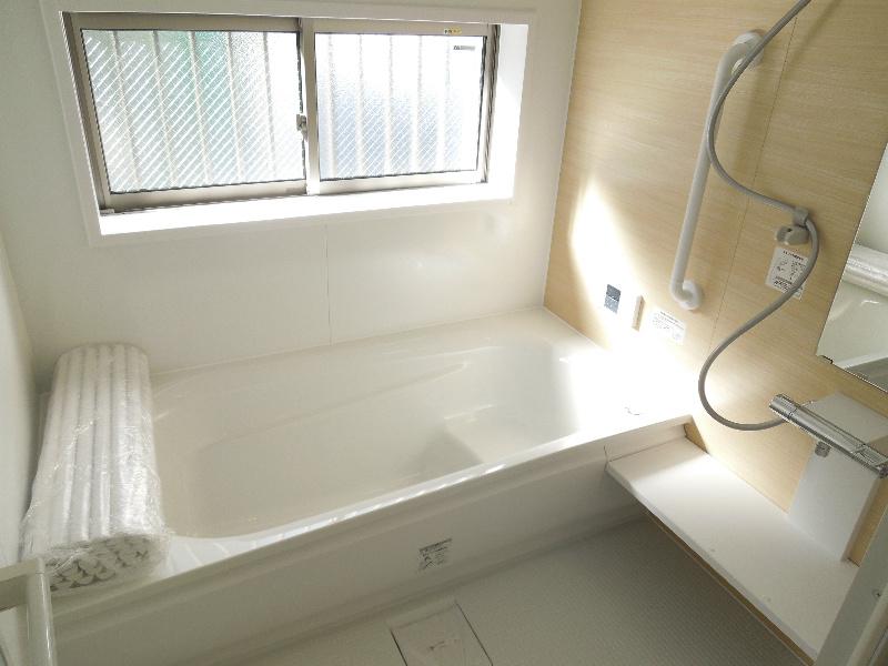 Same specifications photo (bathroom)