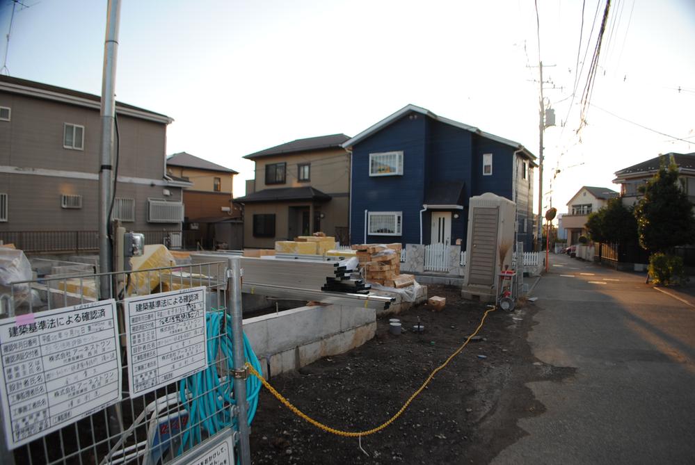 Local photos, including front road. Local (11 May 2013) Shooting