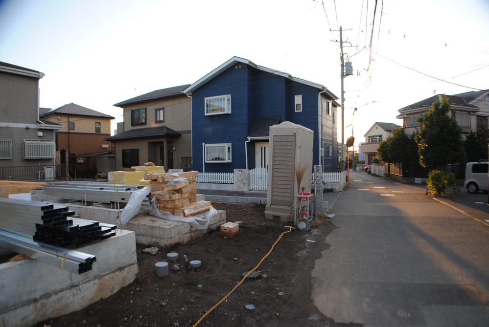 Local photos, including front road. Local (11 May 2013) Shooting