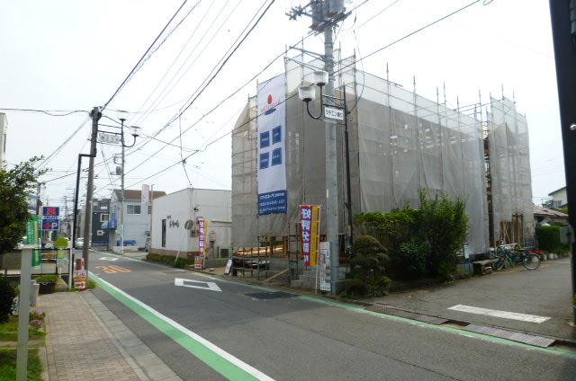 Local photos, including front road. Local (July 2013) Shooting