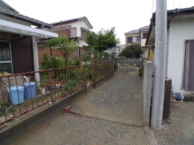 Other local. Dedicated passage part