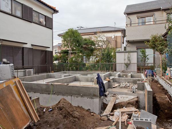 Local photos, including front road. Local (12 May 2013) Shooting