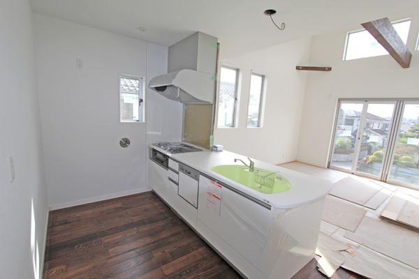 Same specifications photo (kitchen). Construction results kitchen photo. 