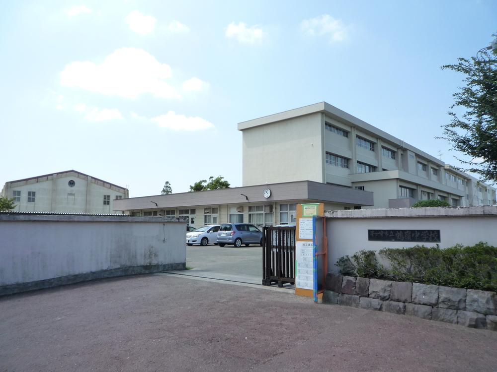 Junior high school. Chigasaki City Tsurumine until junior high school 1211m