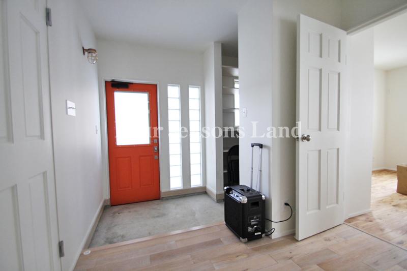 Entrance. Local (10 May 2013) Shooting