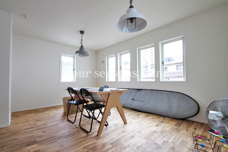 Non-living room. Indoor (10 May 2013) Shooting