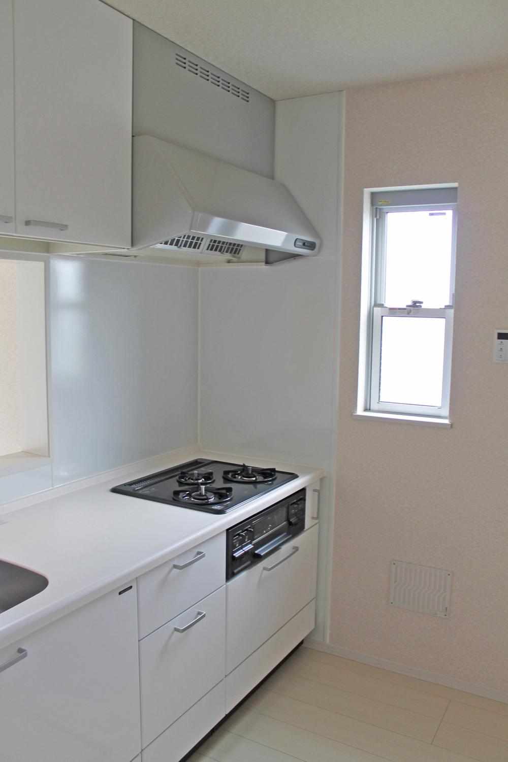 Same specifications photo (kitchen). Interior construction results