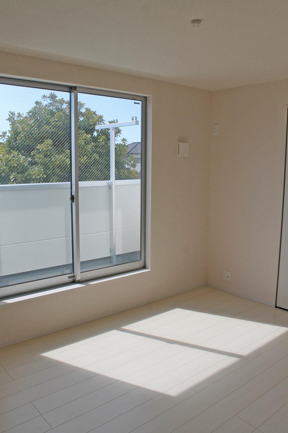 Same specifications photos (Other introspection). Interior construction results