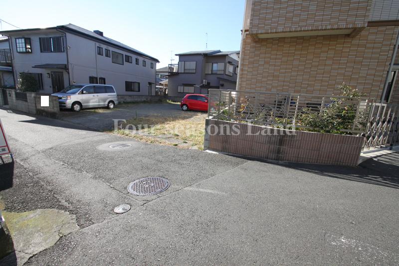 Local photos, including front road. Local (12 May 2013) Shooting