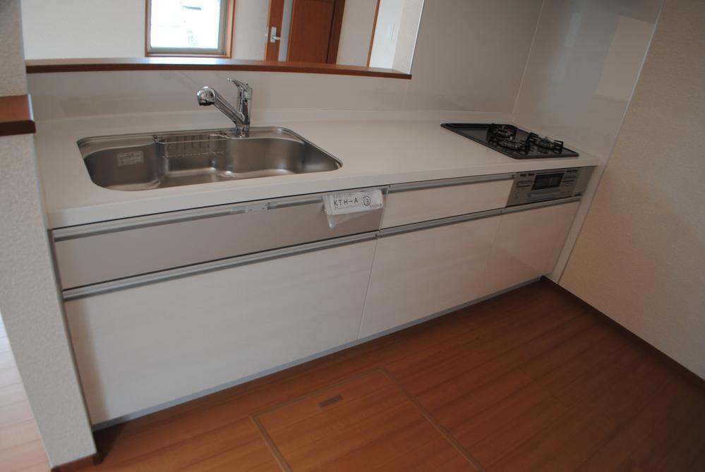 Kitchen. Local (August 2013) Shooting