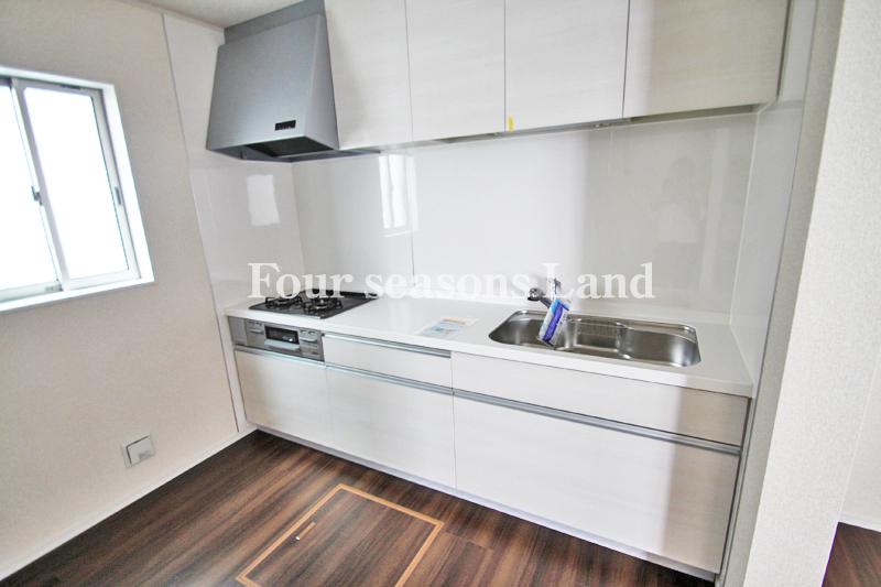 Kitchen. The company construction cases