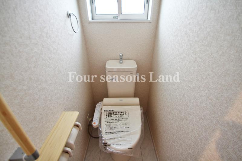 Toilet. The company construction cases