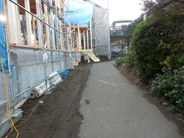 Local photos, including front road. Local (10 May 2013) Shooting