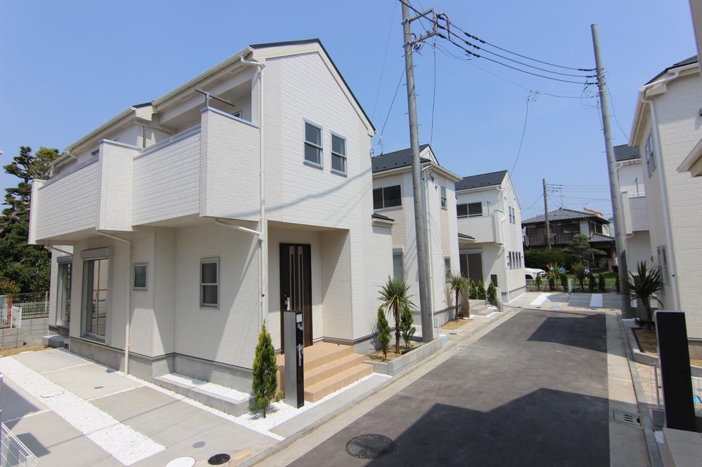 Sale already cityscape photo. Sale already the city average