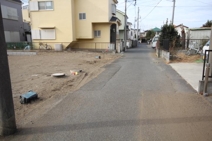 Local photos, including front road. Local (12 May 2013) Shooting