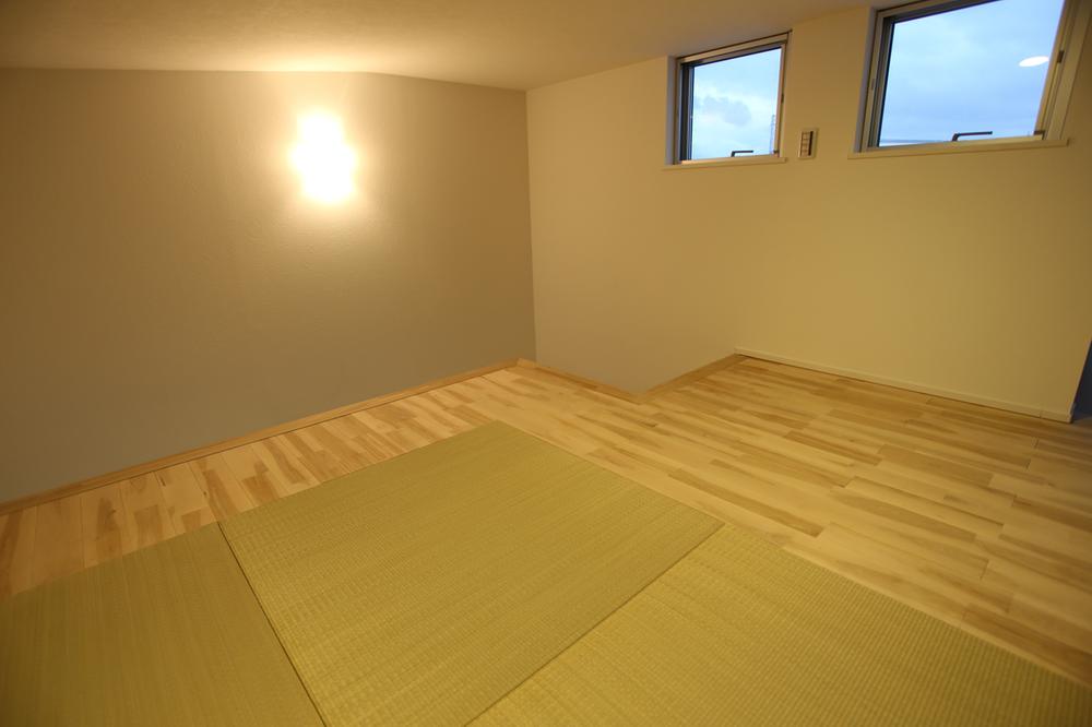 Same specifications photos (Other introspection). Same specifications