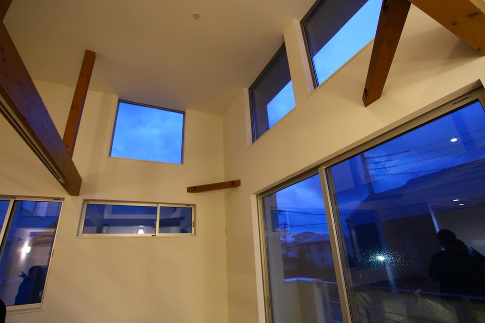 Same specifications photos (living). Same specifications