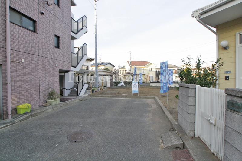 Local photos, including front road. Local (12 May 2013) Shooting