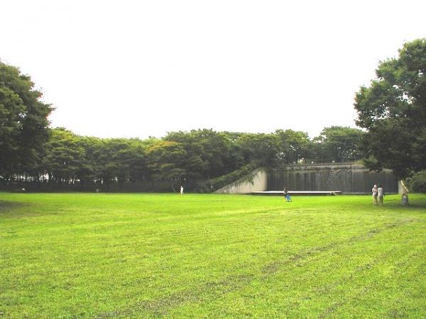 park. 1600m to the park