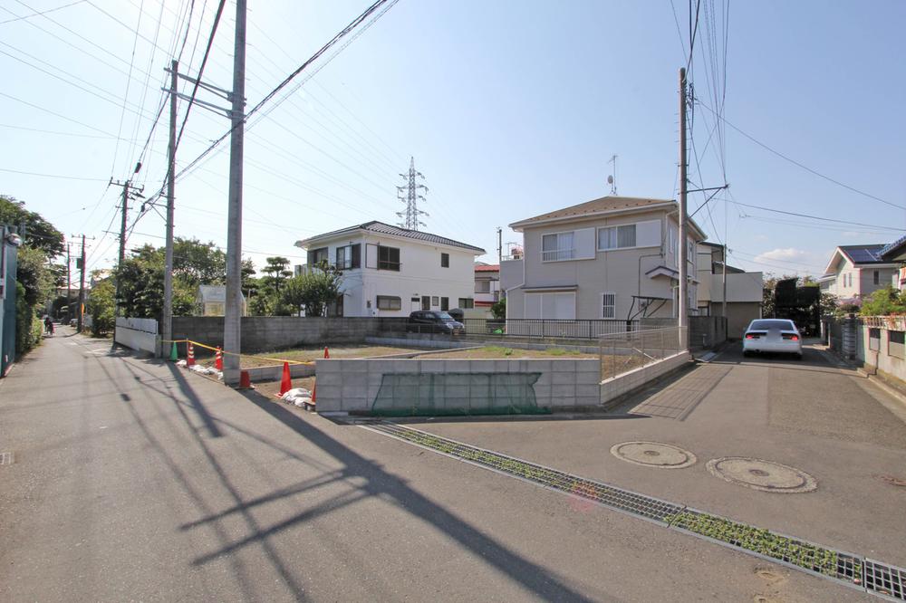 Local appearance photo. Local (10 May 2013) Shooting