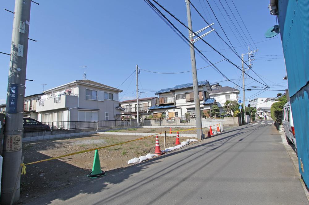 Local photos, including front road. Local (10 May 2013) Shooting