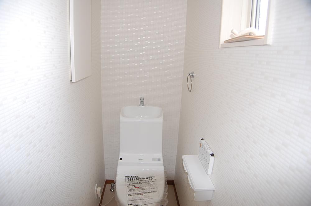 Toilet. Indoor (September 2013) Shooting