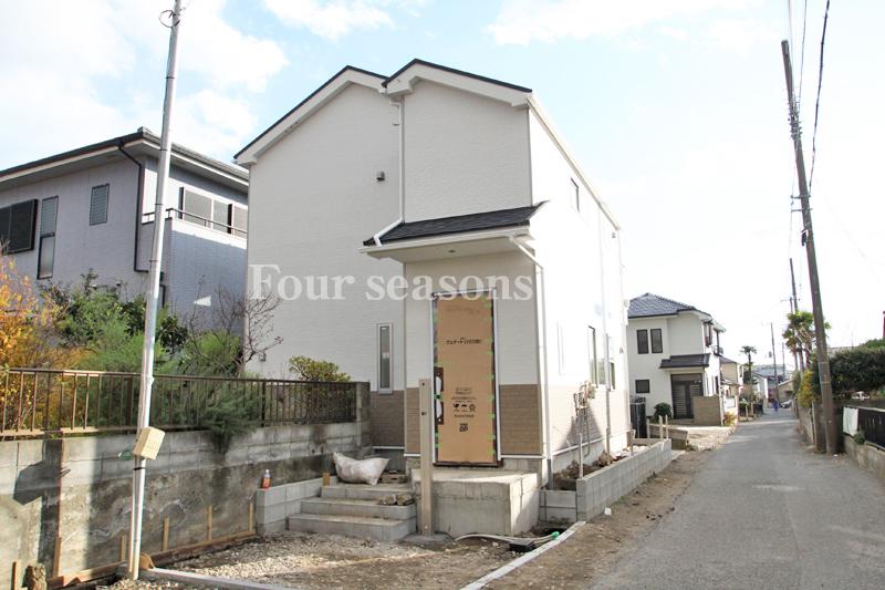 Local appearance photo. Local (12 May 2013) Shooting