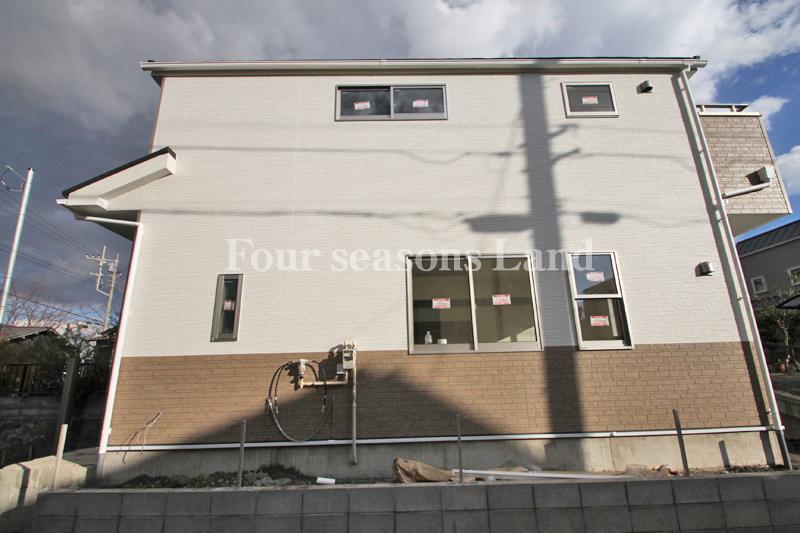 Local photos, including front road. Local (12 May 2013) Shooting