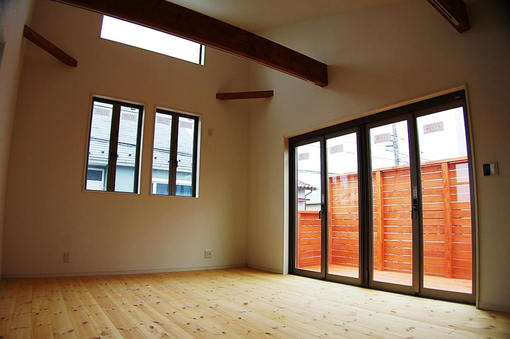 Same specifications photos (living). Same specifications