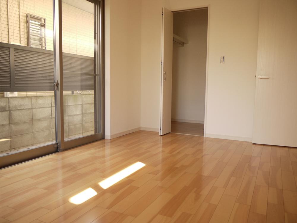 Non-living room. Indoor (February 2013) Shooting