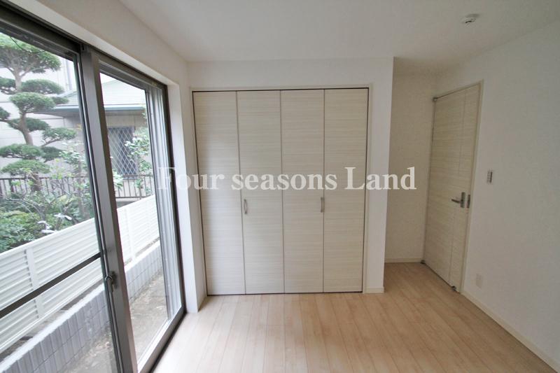 Non-living room. Indoor (11 May 2013) Shooting