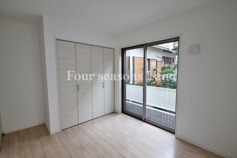 Non-living room. Indoor (11 May 2013) Shooting