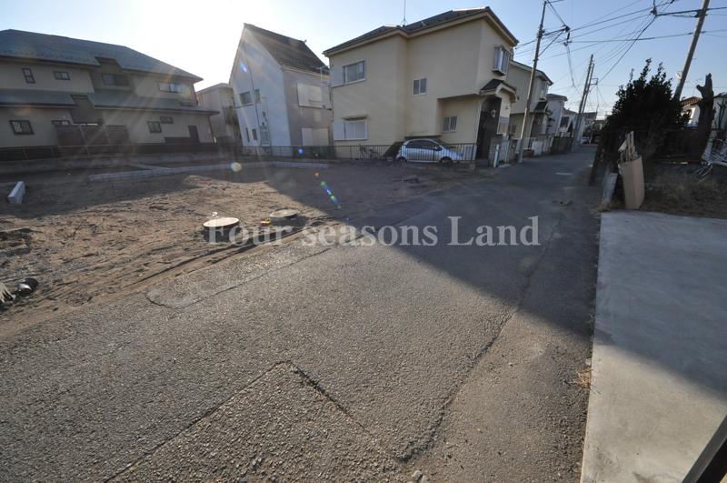 Local photos, including front road. Local (12 May 2013) Shooting