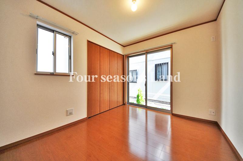 Non-living room. The company construction cases